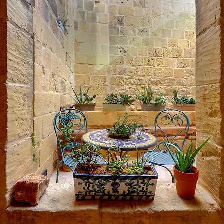Shambala - 900 Year Old Quaint House Of Character In Gozo Appartamento Victoria