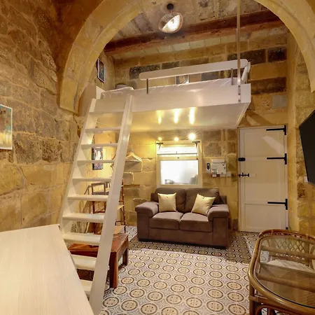 Shambala - 900 Year Old Quaint House Of Character In Gozo Appartamento