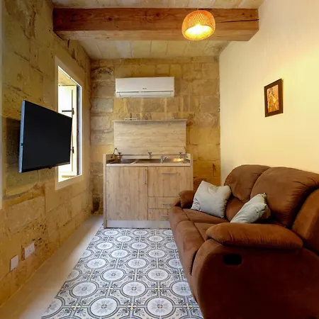 Shambala - 900 Year Old Quaint House Of Character In Gozo *
