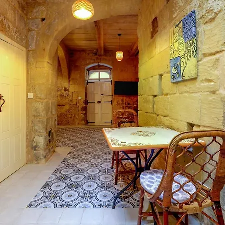 Shambala - 900 Year Old Quaint House Of Character In Gozo