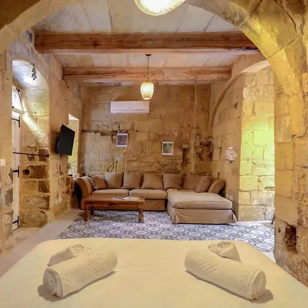 Shambala - 900 Year Old Quaint House Of Character In Gozo