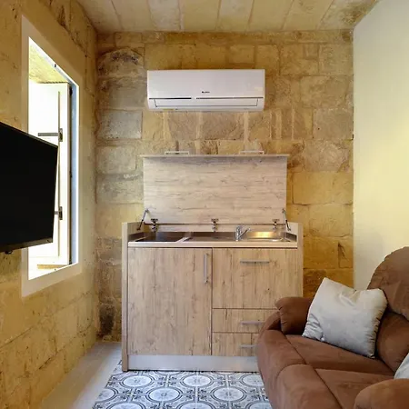 Shambala - 900 Year Old Quaint House Of Character In Gozo