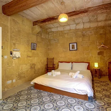 Shambala - 900 Year Old Quaint House Of Character In Gozo Apartament Victoria