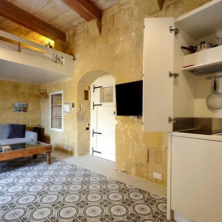 Shambala - 900 Year Old Quaint House Of Character In Gozo Apartament *