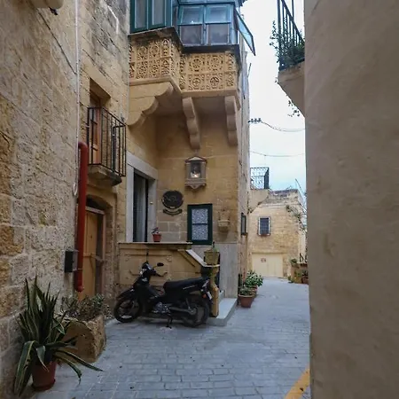 Shambala - 900 Year Old Quaint House Of Character In Gozo Apartament